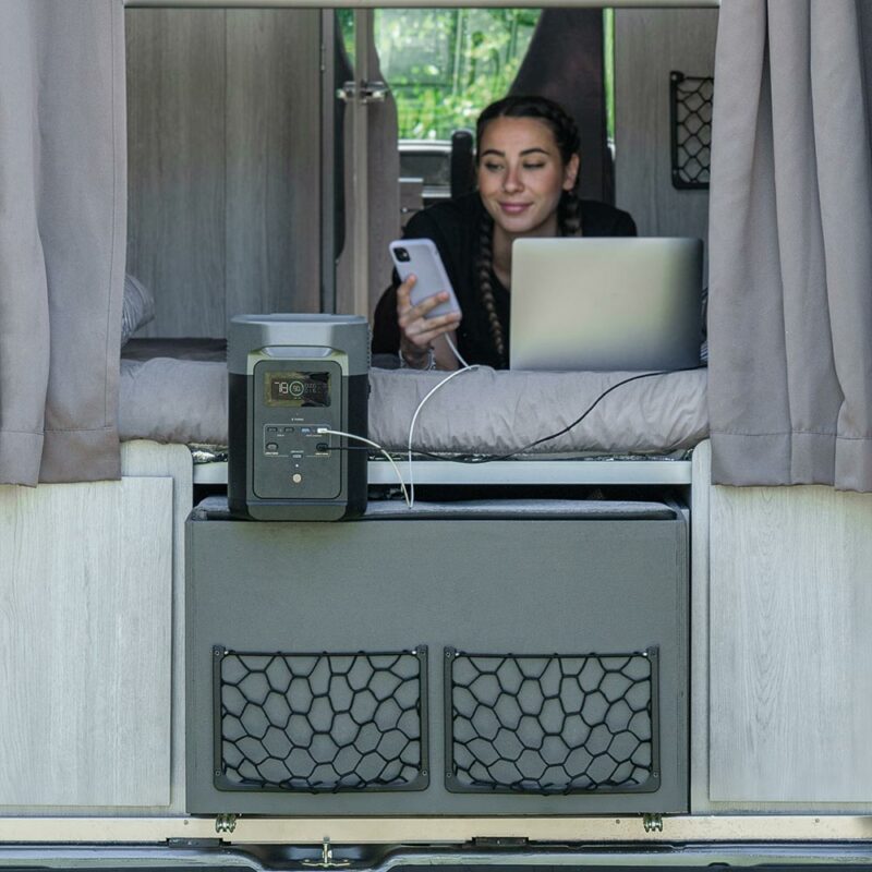 Batterie nomade solaire Delta 2 d'Ecoflow Vue scene Van