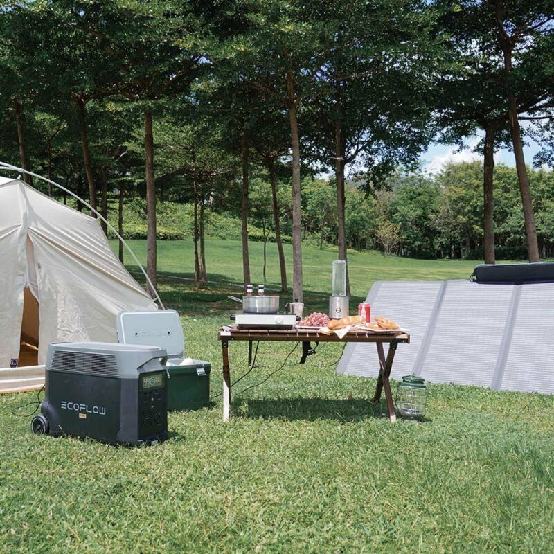 Panneau solaire nomade 400 Wc en vente sur la boutique en ligne Captivan. Vue Scene 2