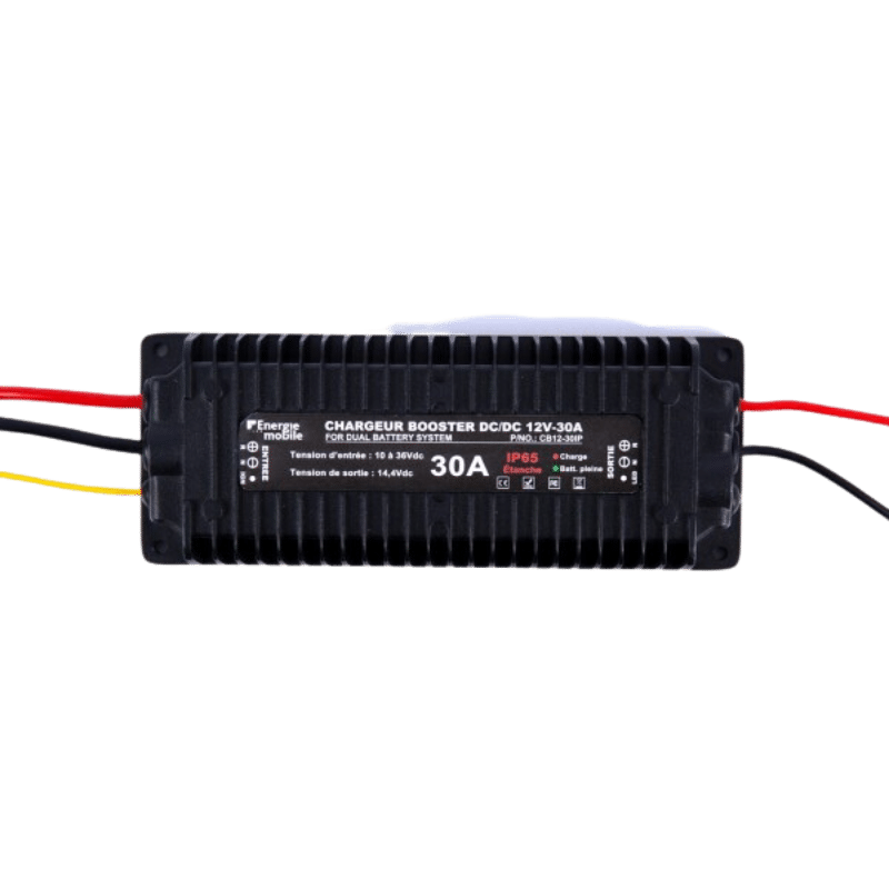 Chargeur Booster DC/DC CB12-30IP seul sur fond blanc