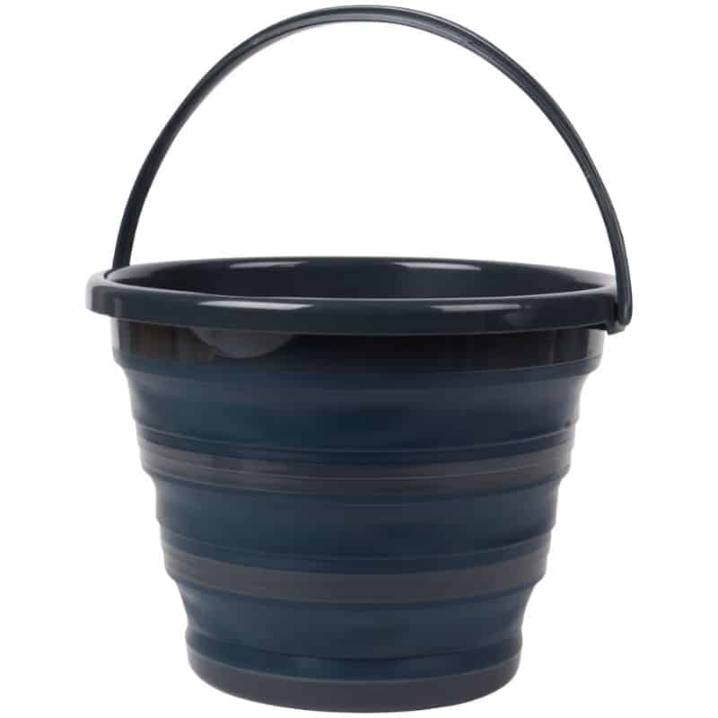 Seau pliable pour van aménagé, pratique à utiliser et ranger, il est peu encombrant.