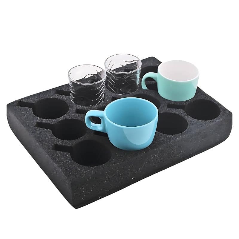 bloc mousse qui protège les tasses et les verres dans les camping-car.