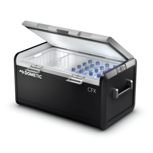 Glacière à compression CFX3 100 DOMETIC de Captivan, idéale pour le camping-car et les sorties en bateau, parfaite pour familles et amis.