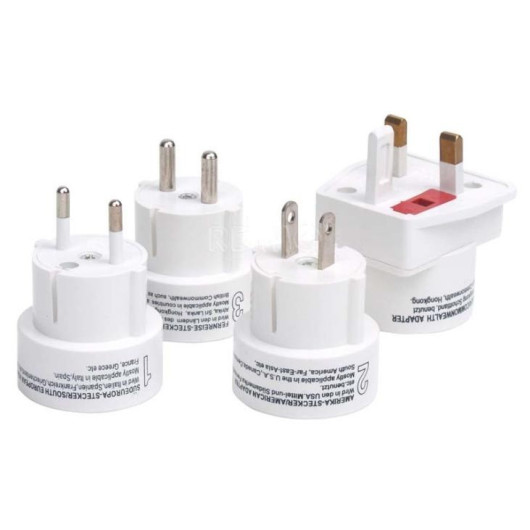 CARBEST ADAPTATEUR DE VOYAGE de Captivan, lot de 4 pièces pour se connecter facilement n'importe où lors de vos déplacements.